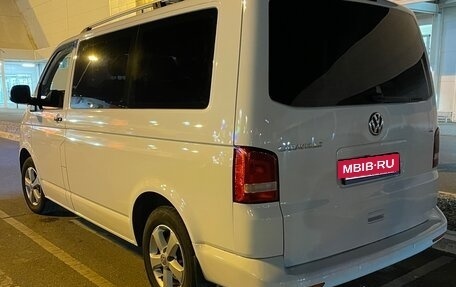 Volkswagen Caravelle T5, 2012 год, 1 850 000 рублей, 5 фотография