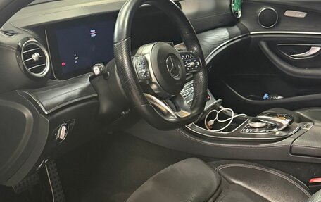 Mercedes-Benz E-Класс, 2019 год, 3 500 000 рублей, 13 фотография