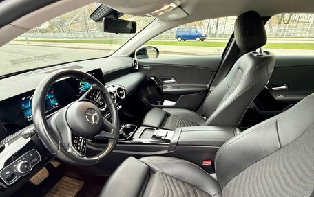 Mercedes-Benz A-Класс, 2020 год, 2 490 000 рублей, 10 фотография