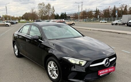 Mercedes-Benz A-Класс, 2020 год, 2 490 000 рублей, 2 фотография