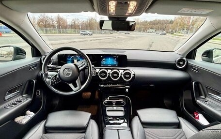 Mercedes-Benz A-Класс, 2020 год, 2 490 000 рублей, 11 фотография