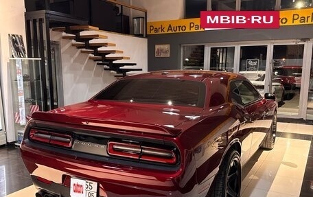 Dodge Challenger III рестайлинг 2, 2019 год, 4 600 000 рублей, 3 фотография