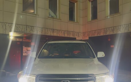 Toyota Land Cruiser 200, 2012 год, 4 150 000 рублей, 3 фотография