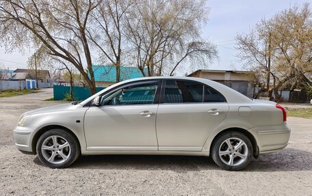 Toyota Avensis III рестайлинг, 2004 год, 700 000 рублей, 2 фотография