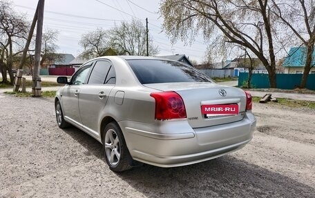 Toyota Avensis III рестайлинг, 2004 год, 700 000 рублей, 3 фотография