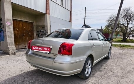 Toyota Avensis III рестайлинг, 2004 год, 700 000 рублей, 4 фотография