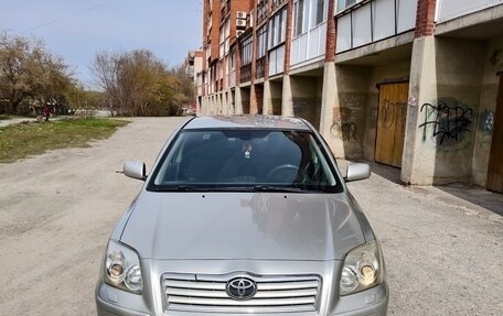 Toyota Avensis III рестайлинг, 2004 год, 700 000 рублей, 7 фотография