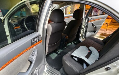 Toyota Avensis III рестайлинг, 2004 год, 700 000 рублей, 10 фотография