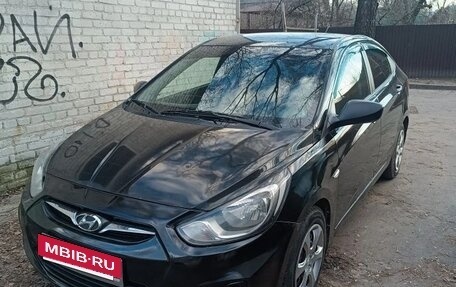 Hyundai Solaris II рестайлинг, 2012 год, 900 000 рублей, 2 фотография