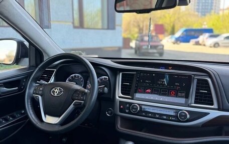 Toyota Highlander III, 2016 год, 3 500 000 рублей, 7 фотография