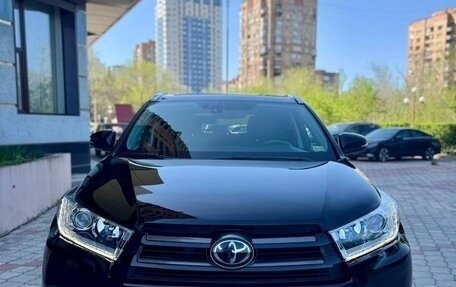Toyota Highlander III, 2016 год, 3 500 000 рублей, 2 фотография