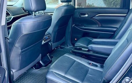 Toyota Highlander III, 2016 год, 3 500 000 рублей, 8 фотография