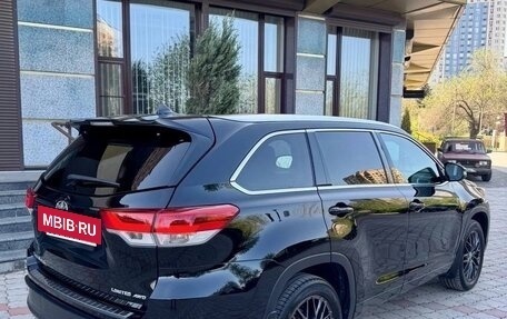 Toyota Highlander III, 2016 год, 3 500 000 рублей, 4 фотография