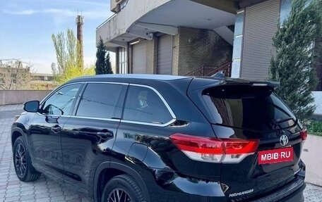 Toyota Highlander III, 2016 год, 3 500 000 рублей, 6 фотография