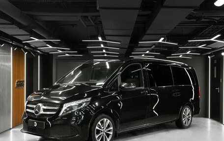 Mercedes-Benz V-Класс, 2019 год, 5 500 000 рублей, 2 фотография
