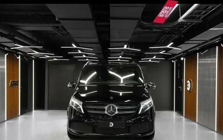Mercedes-Benz V-Класс, 2019 год, 5 500 000 рублей, 6 фотография