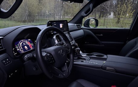 Lexus LX, 2024 год, 13 390 000 рублей, 18 фотография