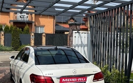 Mercedes-Benz E-Класс, 2015 год, 2 450 000 рублей, 3 фотография