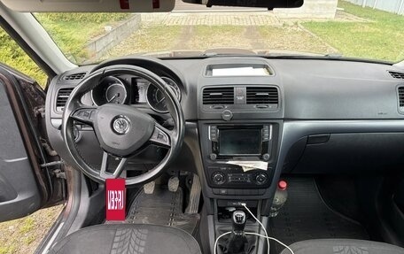 Skoda Yeti I рестайлинг, 2017 год, 1 300 000 рублей, 12 фотография