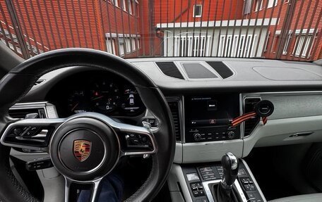 Porsche Macan I рестайлинг, 2017 год, 3 990 000 рублей, 6 фотография