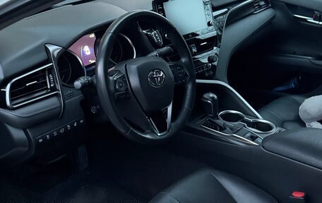 Toyota Camry, 2021 год, 3 850 000 рублей, 6 фотография