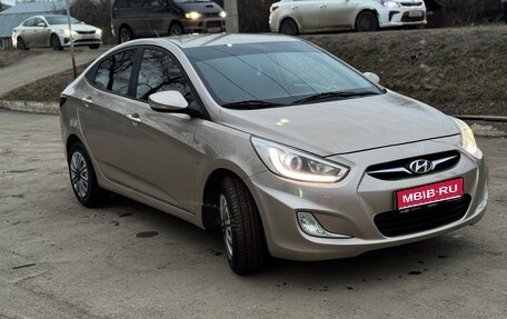 Hyundai Solaris II рестайлинг, 2013 год, 795 000 рублей, 1 фотография