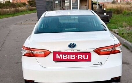 Toyota Camry, 2020 год, 2 750 000 рублей, 4 фотография