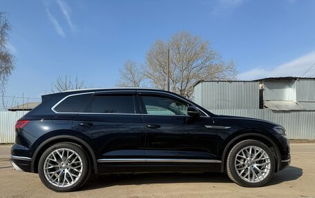 Volkswagen Touareg III, 2019 год, 4 200 000 рублей, 10 фотография