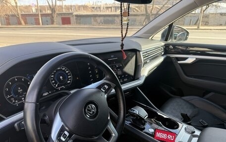 Volkswagen Touareg III, 2019 год, 4 200 000 рублей, 14 фотография