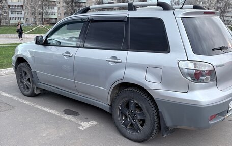 Mitsubishi Outlander III рестайлинг 3, 2003 год, 600 000 рублей, 4 фотография