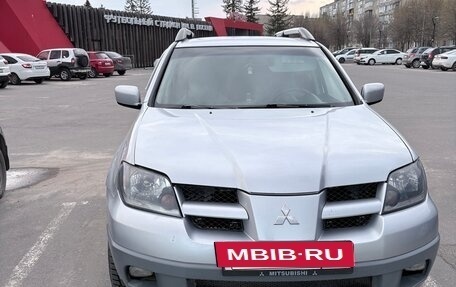 Mitsubishi Outlander III рестайлинг 3, 2003 год, 600 000 рублей, 3 фотография