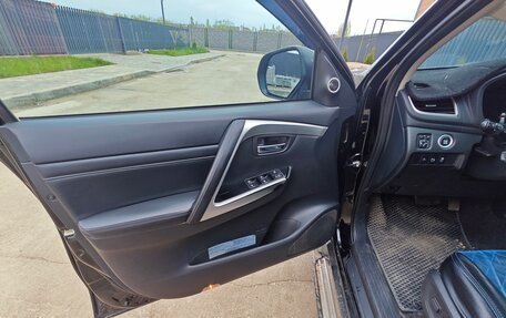 Mitsubishi Montero Sport, 2023 год, 4 400 000 рублей, 6 фотография