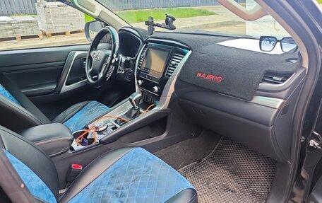 Mitsubishi Montero Sport, 2023 год, 4 400 000 рублей, 9 фотография