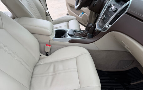 Cadillac SRX II рестайлинг, 2011 год, 1 300 000 рублей, 17 фотография