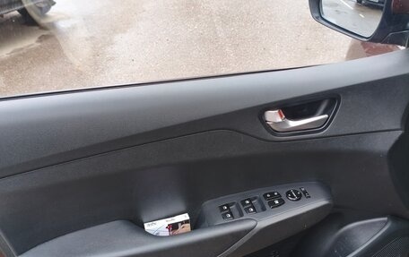 Hyundai Solaris II рестайлинг, 2021 год, 1 600 000 рублей, 13 фотография