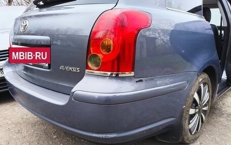 Toyota Avensis III рестайлинг, 2004 год, 1 000 000 рублей, 4 фотография