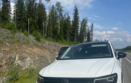 Volkswagen Tiguan II, 2018 год, 3 650 000 рублей, 6 фотография