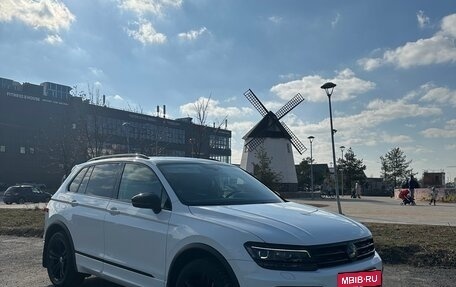 Volkswagen Tiguan II, 2018 год, 3 650 000 рублей, 2 фотография