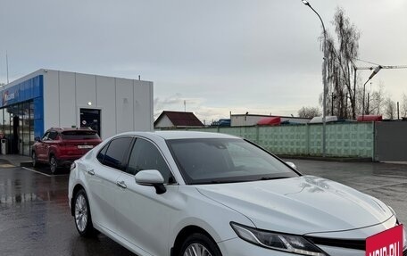 Toyota Camry, 2019 год, 2 200 000 рублей, 4 фотография