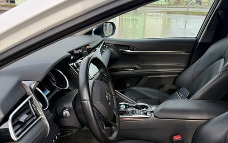 Toyota Camry, 2019 год, 2 200 000 рублей, 12 фотография