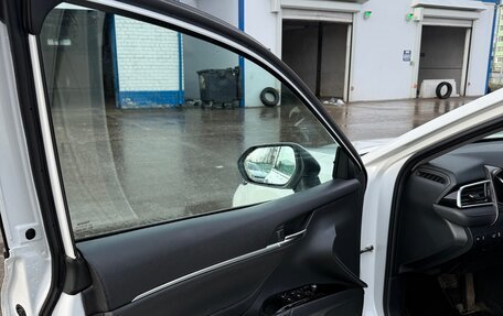 Toyota Camry, 2019 год, 2 200 000 рублей, 13 фотография