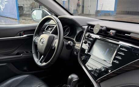 Toyota Camry, 2019 год, 2 200 000 рублей, 10 фотография