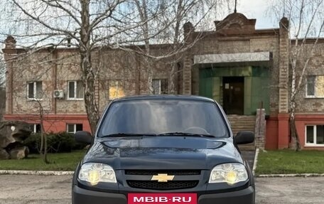Chevrolet Niva I рестайлинг, 2010 год, 450 000 рублей, 2 фотография