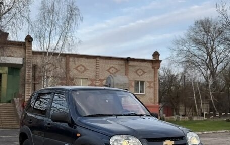 Chevrolet Niva I рестайлинг, 2010 год, 450 000 рублей, 3 фотография
