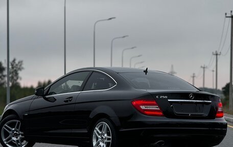 Mercedes-Benz C-Класс, 2011 год, 1 550 000 рублей, 2 фотография