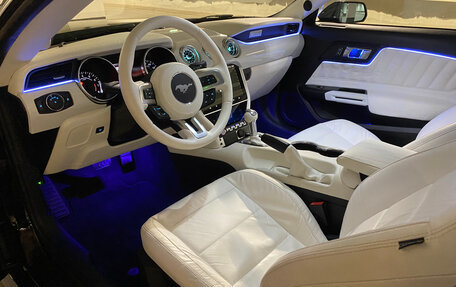 Ford Mustang VI рестайлинг, 2019 год, 2 900 000 рублей, 3 фотография