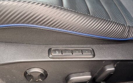 Volkswagen Golf R, 2021 год, 9 фотография