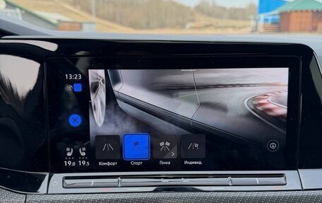 Volkswagen Golf R, 2021 год, 15 фотография