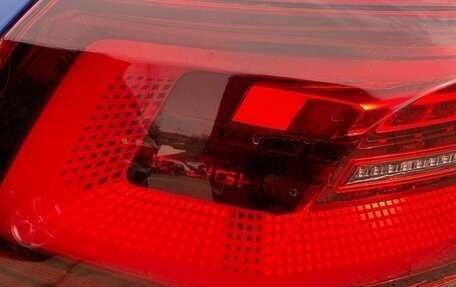 Volkswagen Golf R, 2021 год, 24 фотография