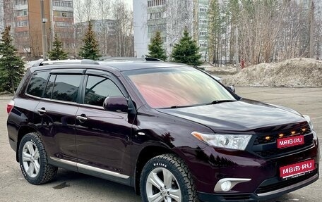 Toyota Highlander III, 2012 год, 2 190 000 рублей, 1 фотография